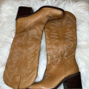 Gently Used Tan Cowboy Boots
